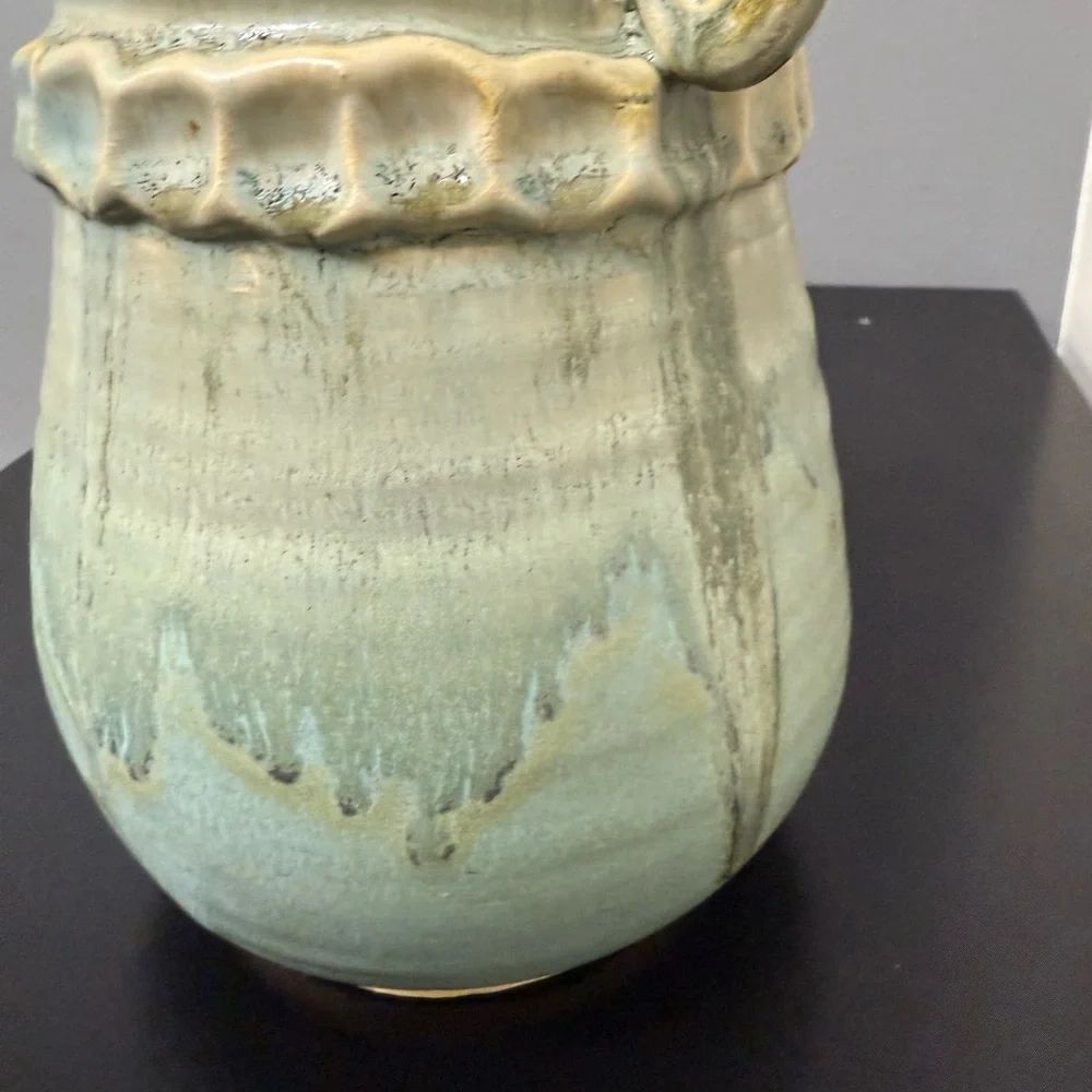 Signed‎ by Artist Ceramic Pottery Elegant Green Vase Glazed textured